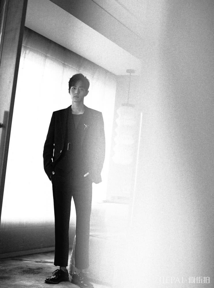 肖战正装私服大公开,教你怎么保持住自己的少年感