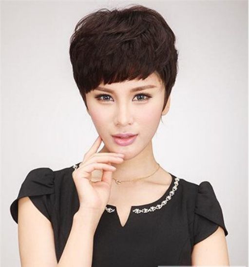 40岁的女人一定要注重发型，试试这几种，不仅舒服还“减龄”