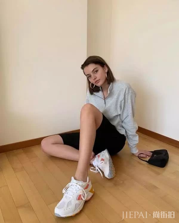 没其他原因，这位法国时尚博主穿衣好看全是因为“颜美人瘦”四个字