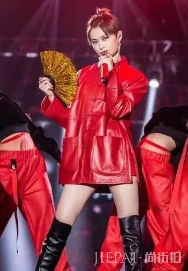 夏天该弄一个什么样的发型才能又美又凉快?