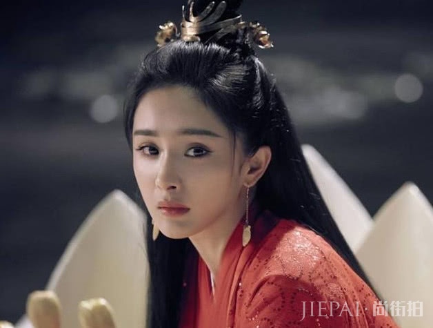 明星刚出道的样子，杨幂方脸，杨颖不忍直视，网友：整牙堪比整容