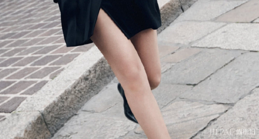 刘亦菲脸型疑从圆变方?视频照片对比样貌大不同