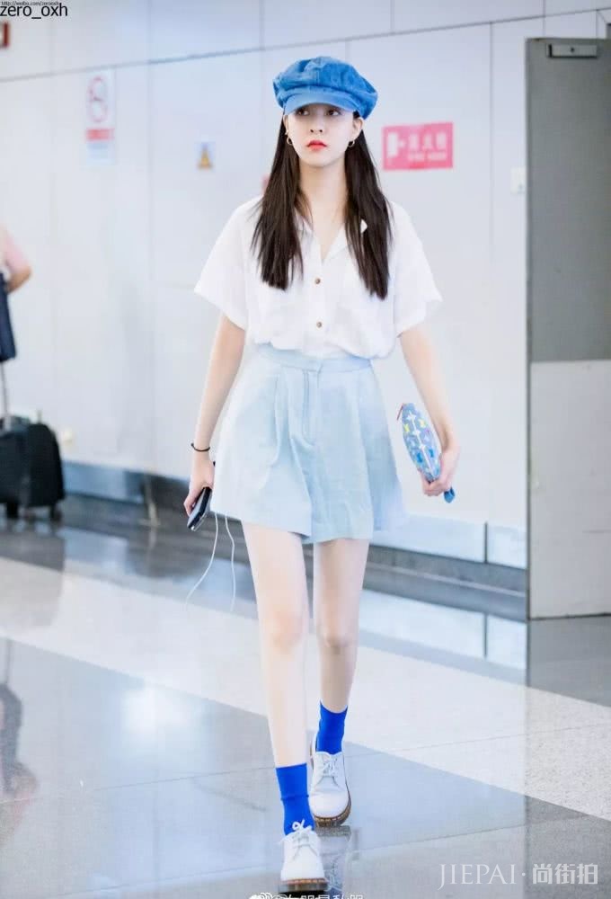 只会学泫雅穿搭?看宋妍霏穿衣打扮经了解一下