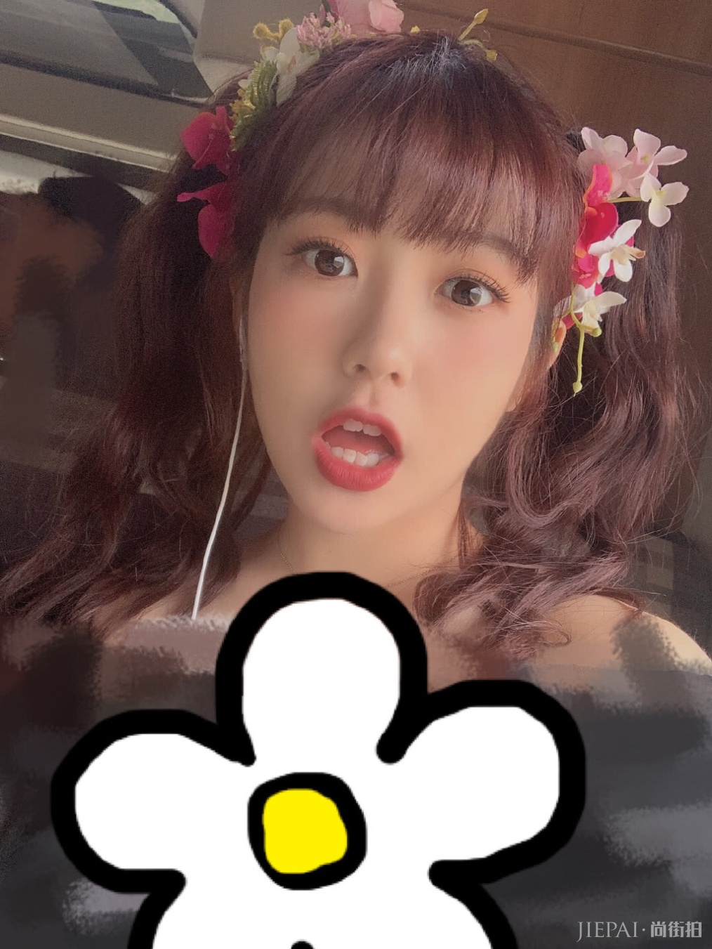 赖美云身高只有153cm,没想到挑战御姐风造型,却意外惊艳!