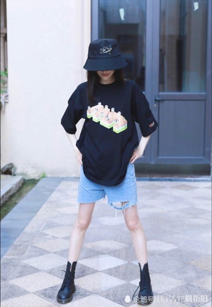 郑爽这么紧的裤子都穿不满！腿细的太不真实