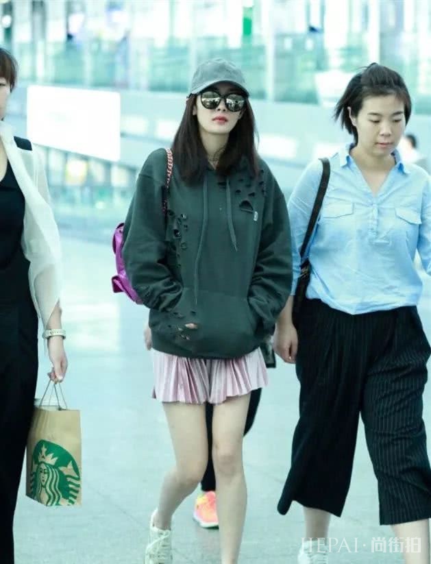 夏天露腿不好驾驶?试试这8种进阶式上衣搭配,帮你练成腿精