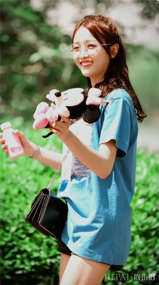 夏日明智之选：oversizeT恤轻松甩开高温