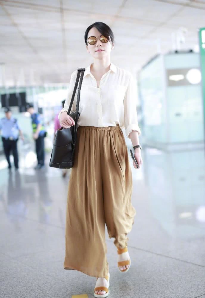 快50岁女人穿衣显气质最重要,学会这“4点”分分钟变优雅女神