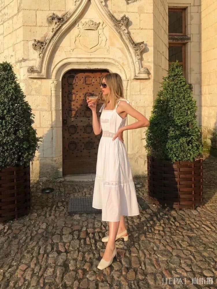 迷恋这个夏日,因为有冰淇淋和迷人的裙摆