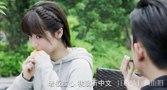 本以为短发的杨紫最好看,留起长发的照片曝光,直接惊艳了观众!