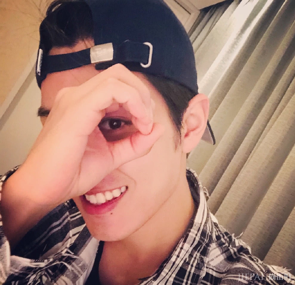 肖战正装私服大公开,教你怎么保持住自己的少年感