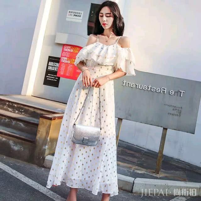 夏季吊带连衣裙,穿出清凉优雅感