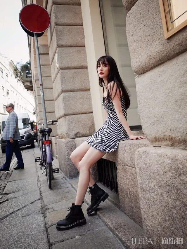 裹身连衣裙配这5种鞋穿,彰显夏日气息