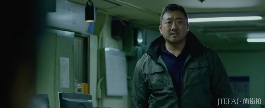 现在韩国热门的男演员,是这位萌硬汉