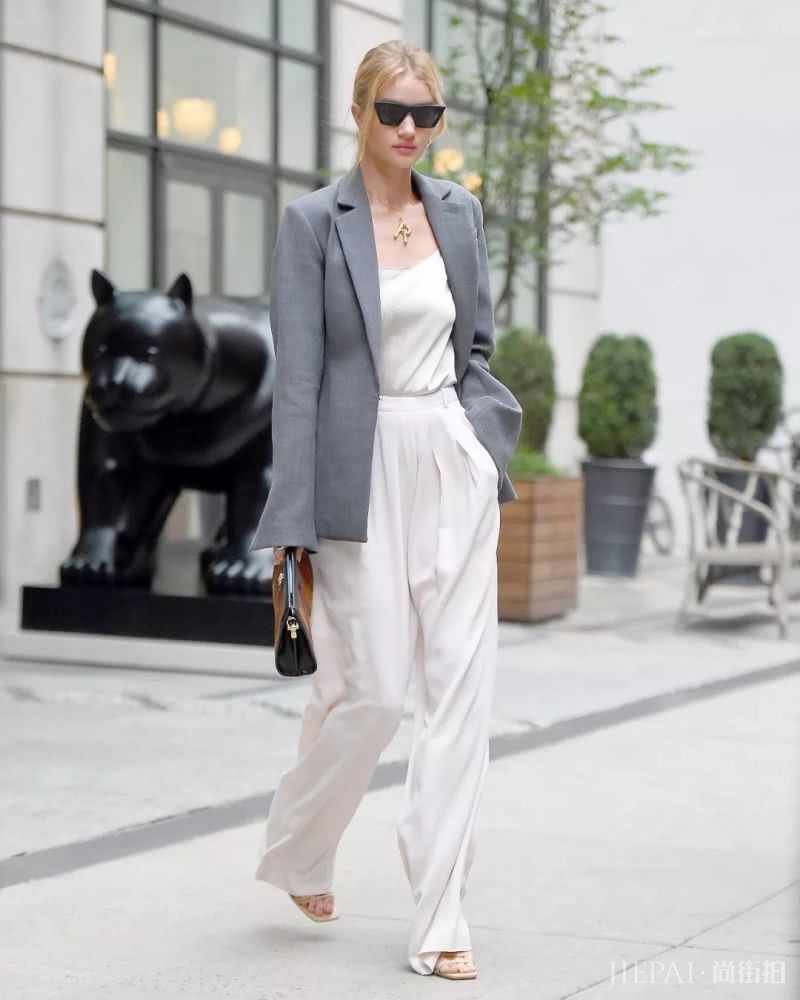 欧美街拍 阔腿裤穿不好罪魁祸首可能因为这五双鞋