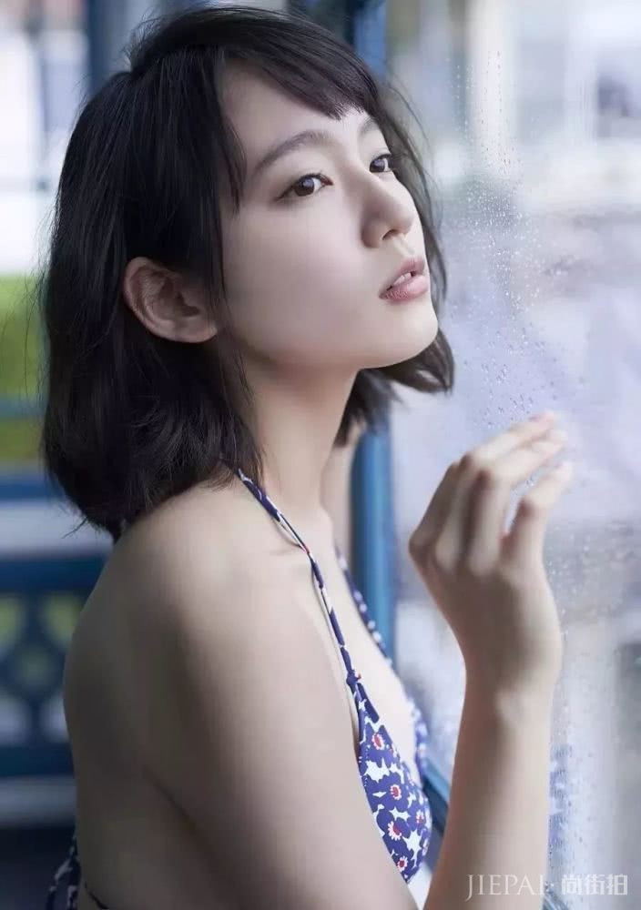 短发卷一点更好看,最显脸小的“短卷发”看这里