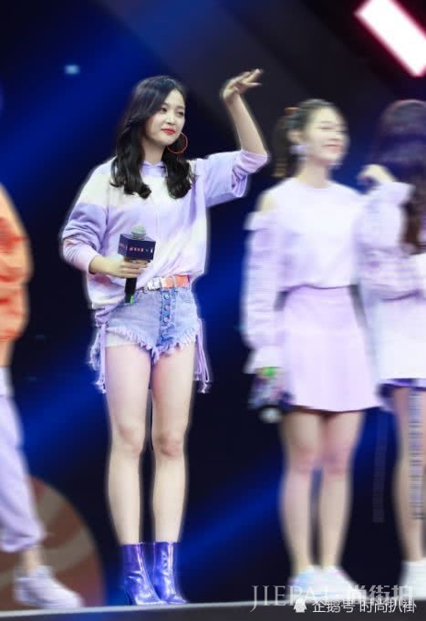 166也能成腿精?照搬吴宣仪这15套造型没什么不可以