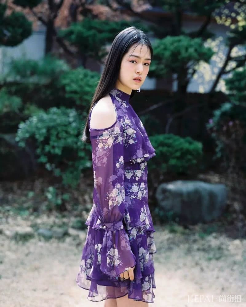 浅色系夏天太单调?试试这5种深色系气质美搭,显瘦效果好