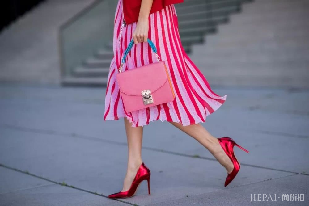 七月还没减肥成功?就让这条裙子帮你瘦着整个夏季吧