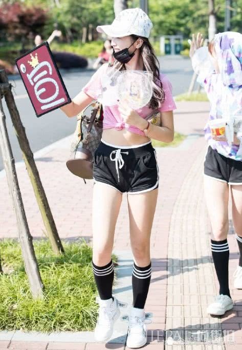 166也能成腿精?照搬吴宣仪这15套造型没什么不可以