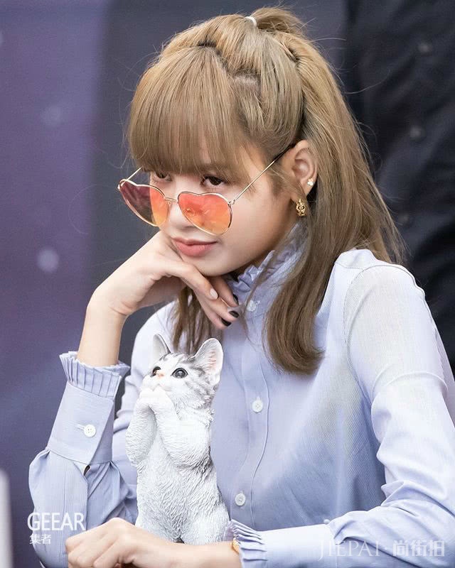 公主辫明明人人都能绑，为何Lisa就绑得比我们好？