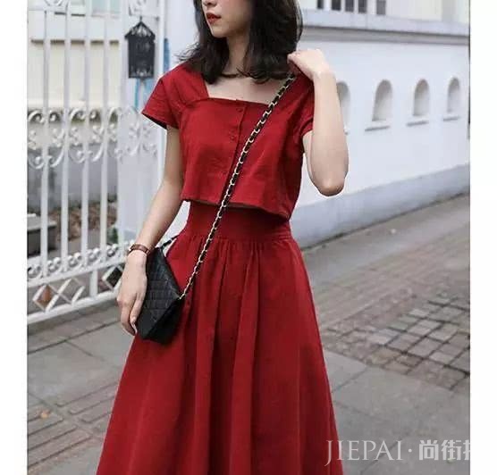 这个夏季最撩人的10条红色连衣裙,当代王祖贤就靠它们了