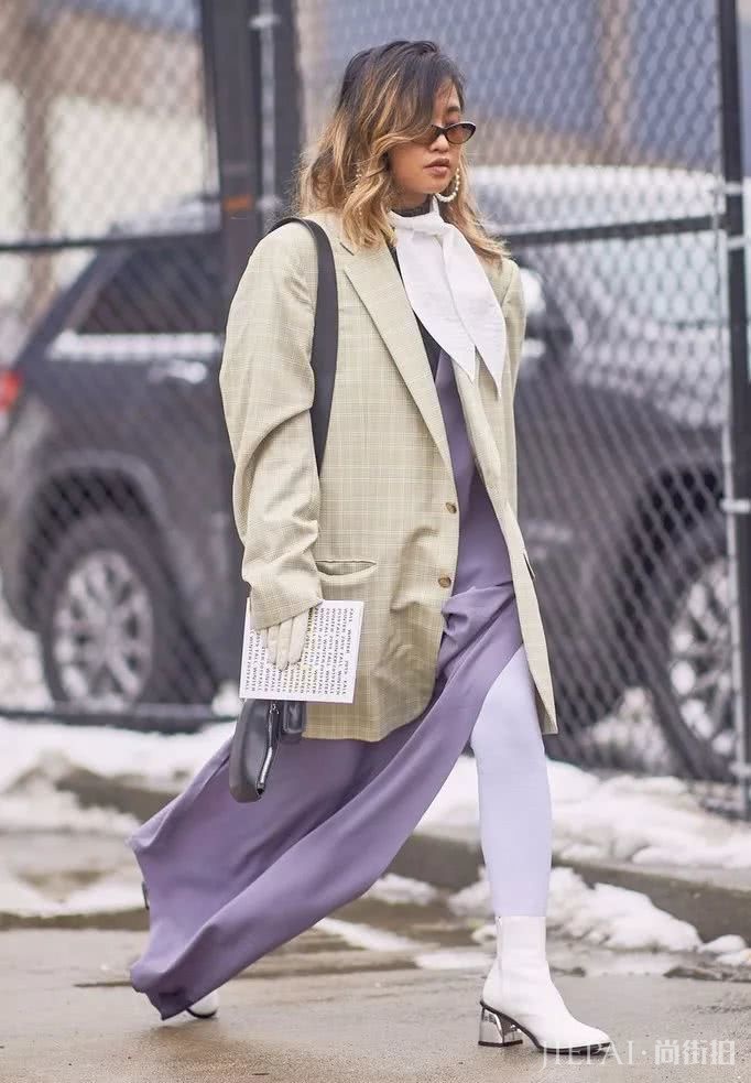 Veegee烟嗓很迷人？我却看中了她的“尖尖领”