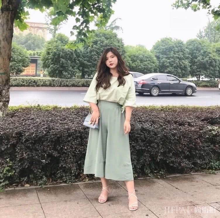 铅笔牛仔裤胖妹子可以穿,但另“3款”牛仔裤会更好,显瘦超厉害