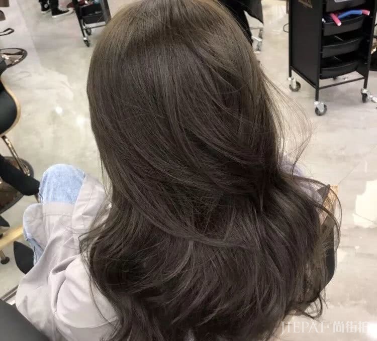 想换发色吗？这几种最流行的颜色可以参考