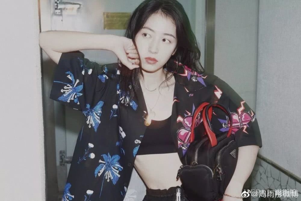 除了杨幂和倪妮,这些女明星的私服也是时髦教科书