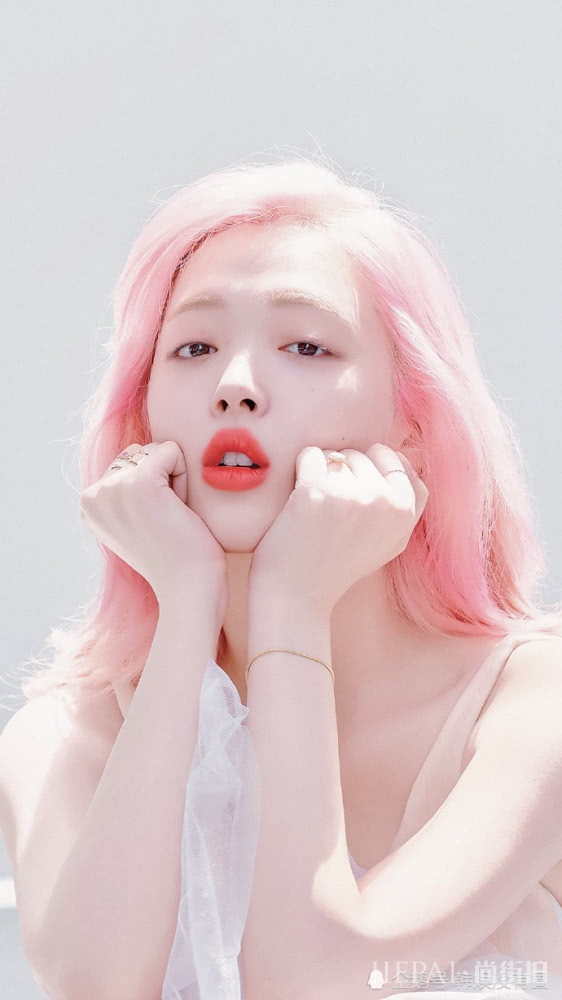 令女生心动的女人?崔雪莉“蜜桃画报”成为话题