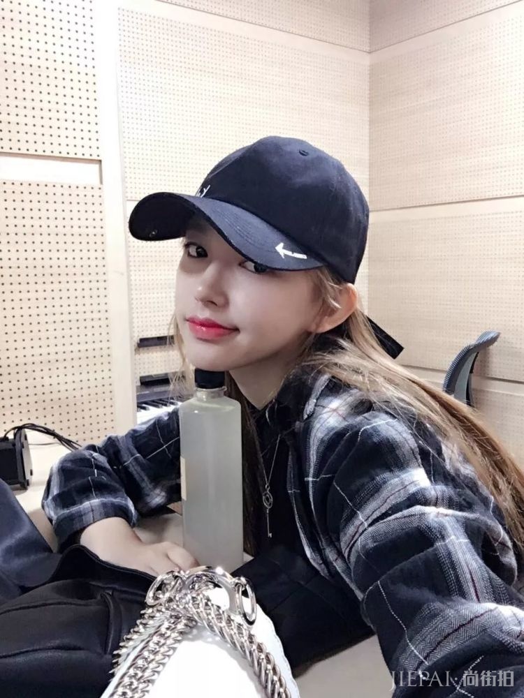 程潇紫色头发又上热搜啦？Tony老师麻烦染一下