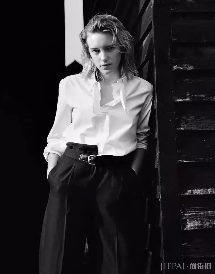 Veegee烟嗓很迷人？我却看中了她的“尖尖领”