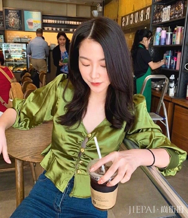 《初恋这件小事》女主角小水，泰星吕爱惠时尚造型颜值在线