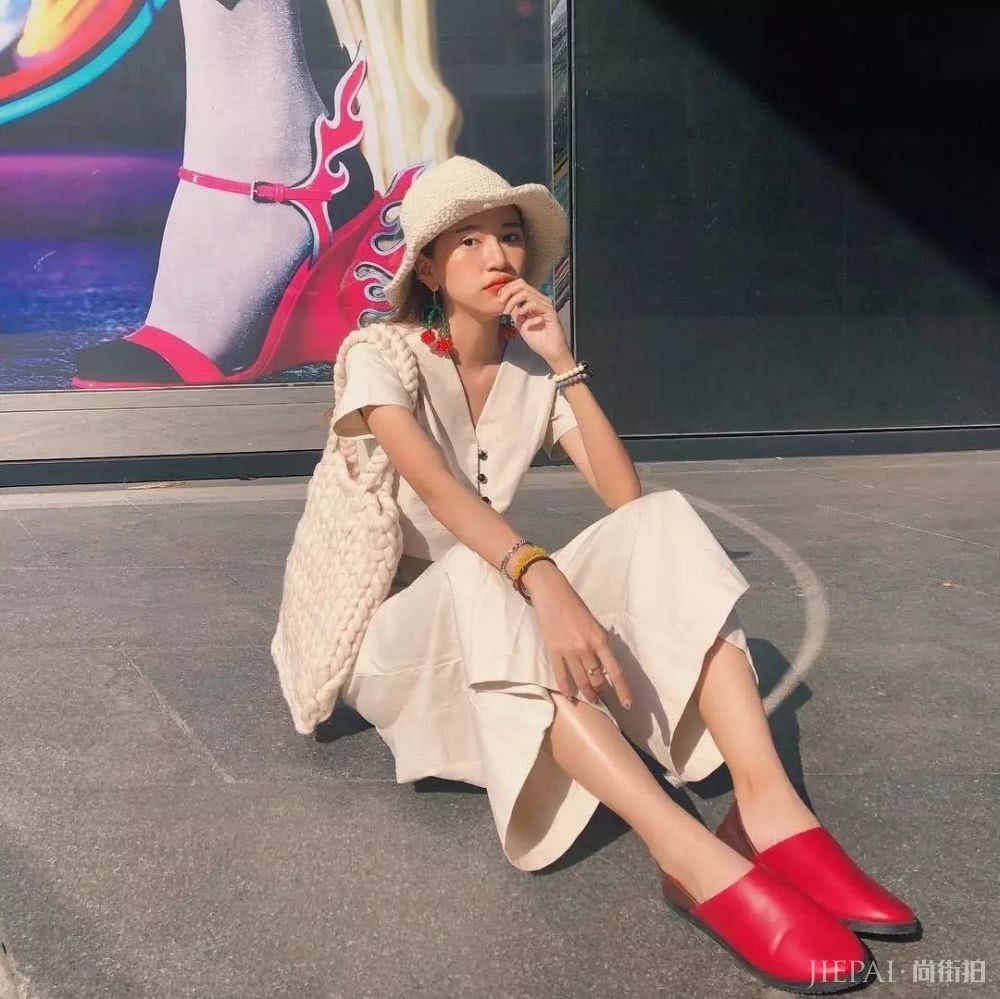 夏天别只穿莫兰迪了，今年水果色才是夏季打开的正确方式