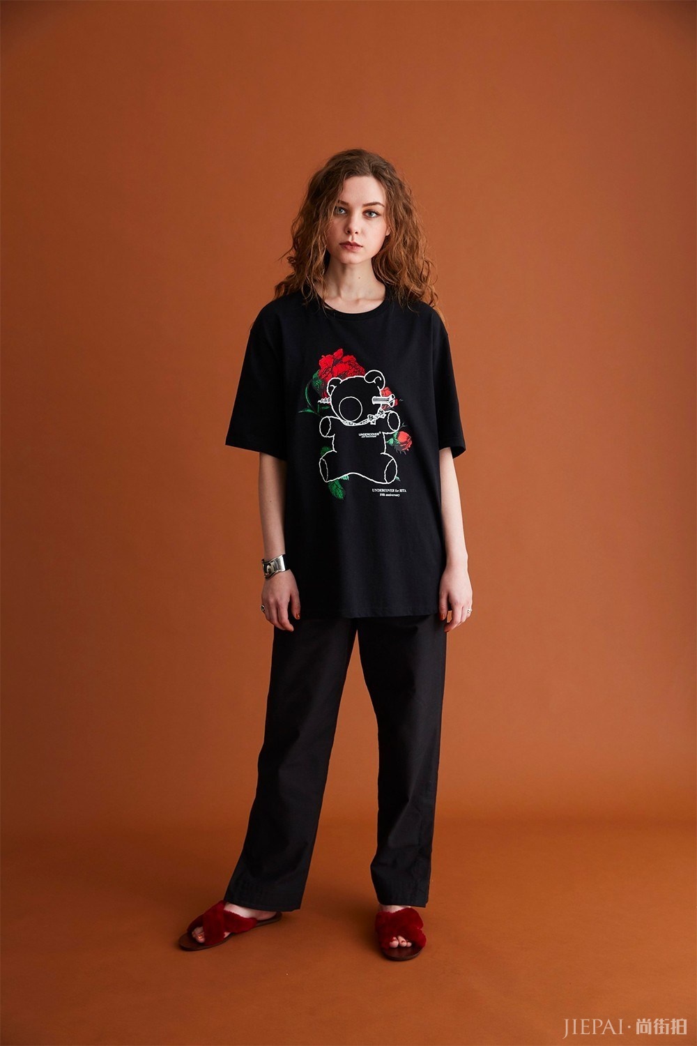 “枪与玫瑰”主题惊艳!UNDERCOVER x RITA全新联名别注系列上线!