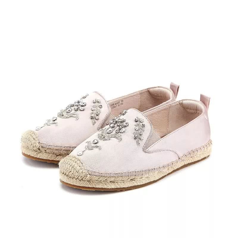 舒适与美貌并行,今夏必备一双渔夫鞋