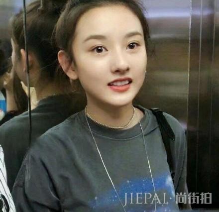 锥子脸已经开始不流行了?现在的95后小花大多都是小肉脸