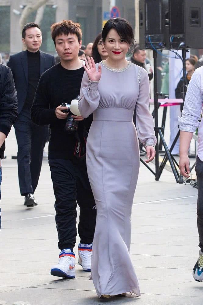 快50岁女人穿衣显气质最重要,学会这“4点”分分钟变优雅女神