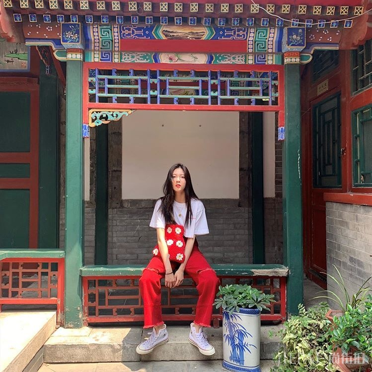 小花届新晋时尚博主 我们为你梳理了宋妍霏的穿搭秘诀
