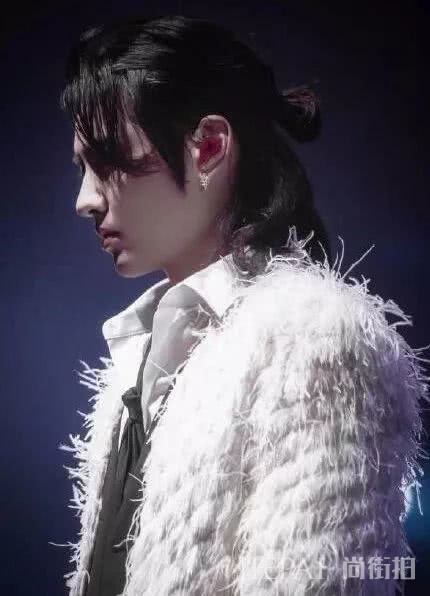 夏天该弄一个什么样的发型才能又美又凉快？