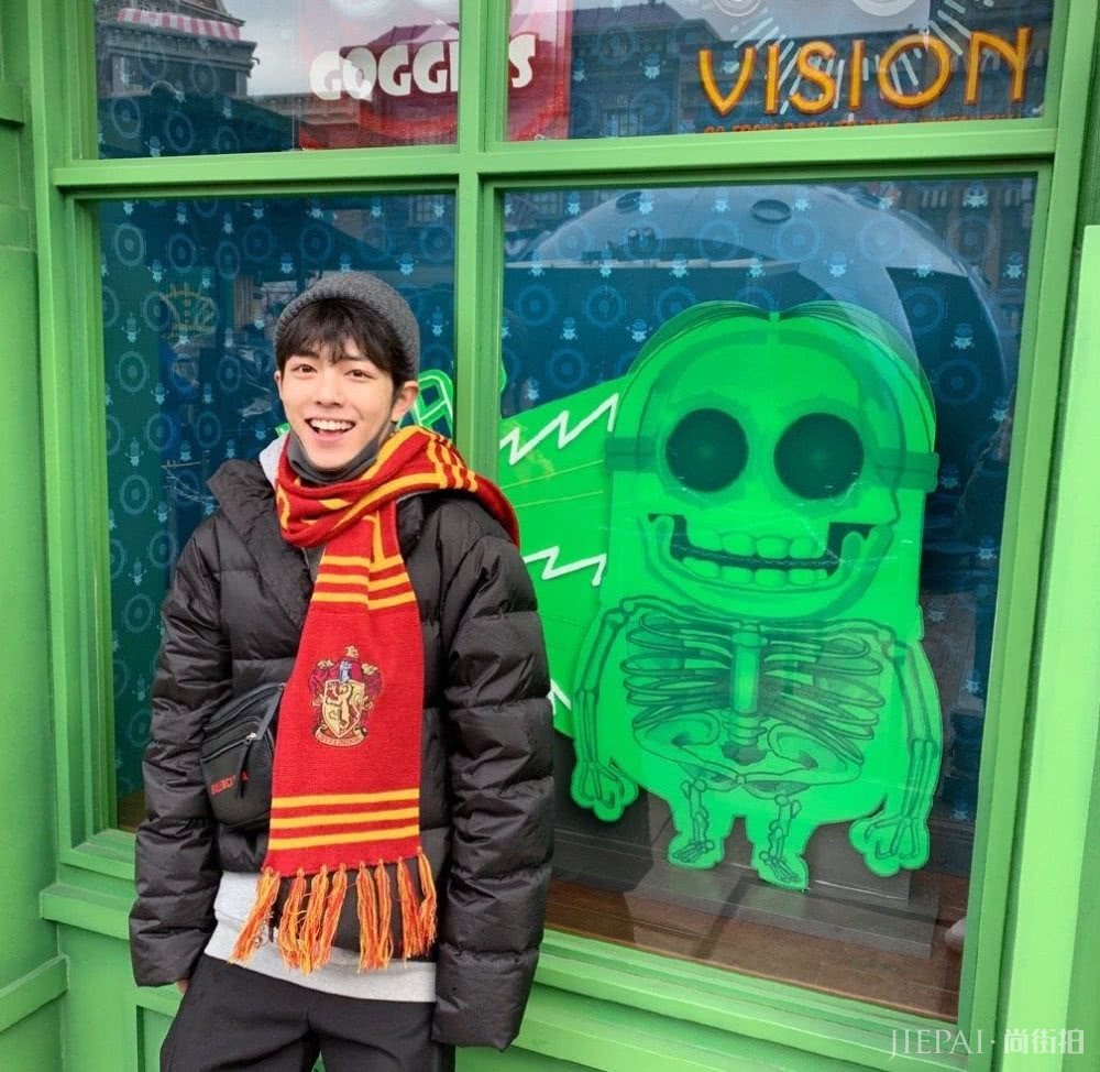 肖战正装私服大公开,教你怎么保持住自己的少年感