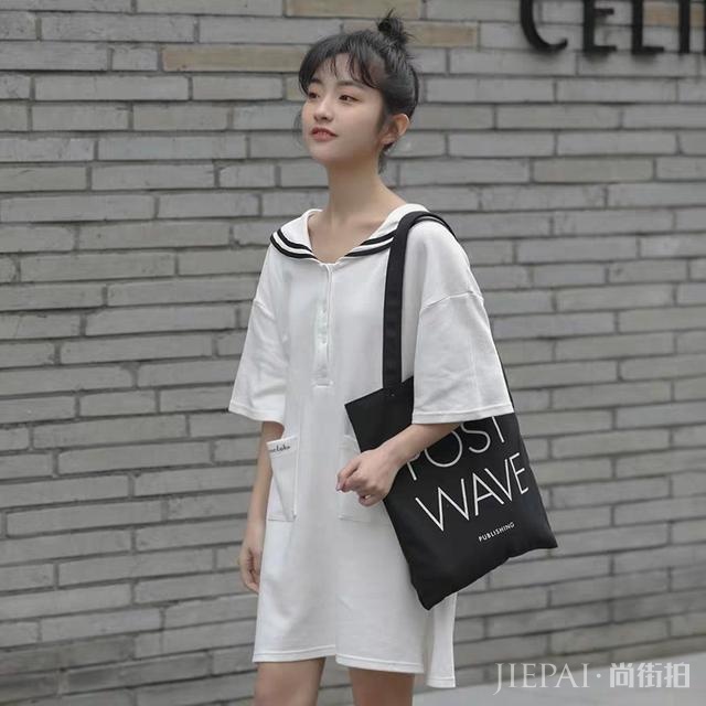 向经典致敬,海军领连衣裙让你风采迷人