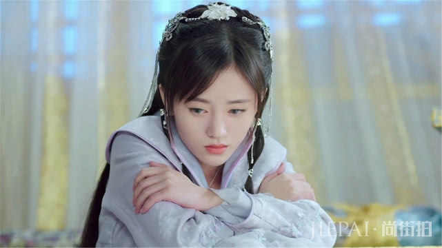 就怕鞠婧祎穿军装,看清样貌后。网友:又被撩了!