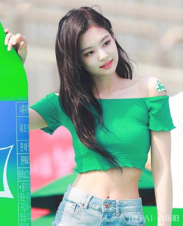 Jennie把普通衣服穿出了高级感,不愧是“人间香奈儿”