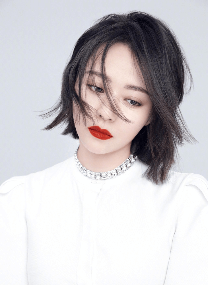 张靓颖换了短发,时尚干练又不失女人味