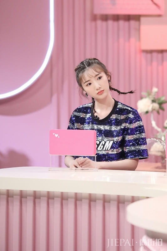 同样的发型，毛晓彤打理出的8款发型适合各种场合