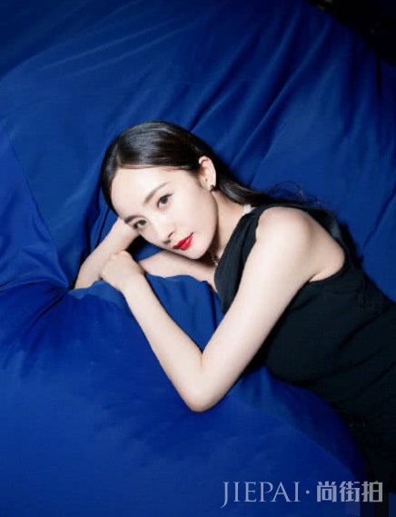 被曝拍新戏《暴风眼》三个月请假42天？杨幂方回应了