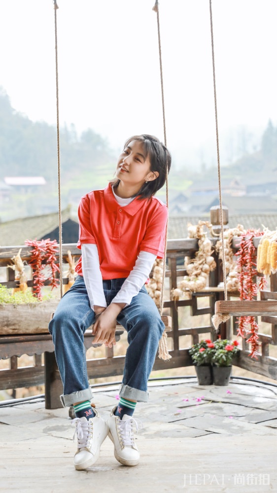 张子枫向往的生活上热搜，私服穿搭有品位