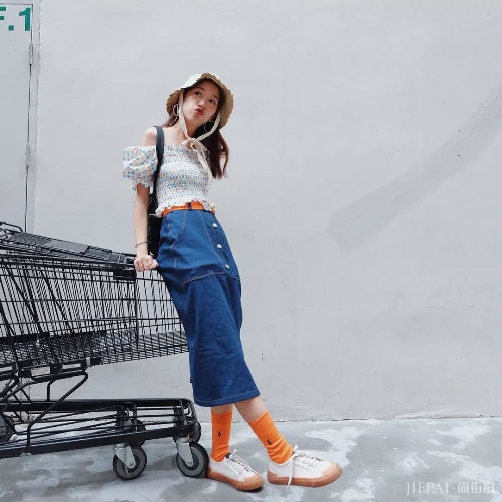 这个夏天给世界一点颜色？快来学这些色彩穿搭法则吧